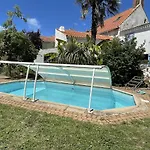 Casa de Férias Maison De Ville, Piscine - 6 Pers. - Fr-1-224B-175