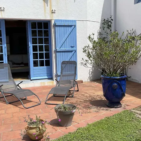 Casa de Férias Maison De Ville, Piscine - 6 Pers. - Fr-1-224B-175