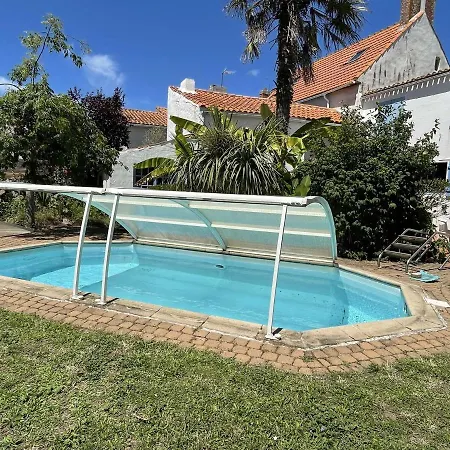 Holiday home Maison De Ville, Piscine - 6 Pers. - Fr-1-224B-175